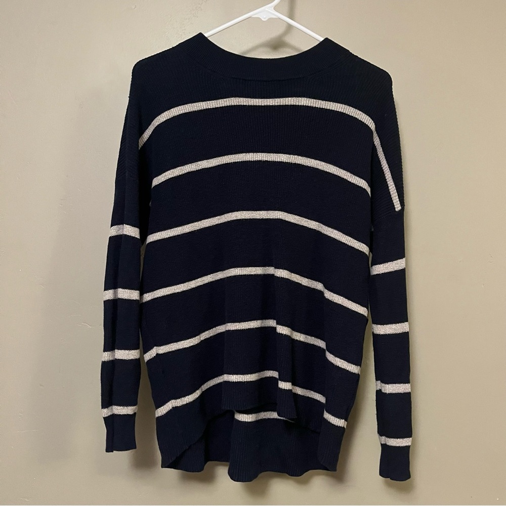 AMERICAN EAGLE Navy Blue Stripped Sweater